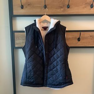 Black quilted vest with Sherpa lining